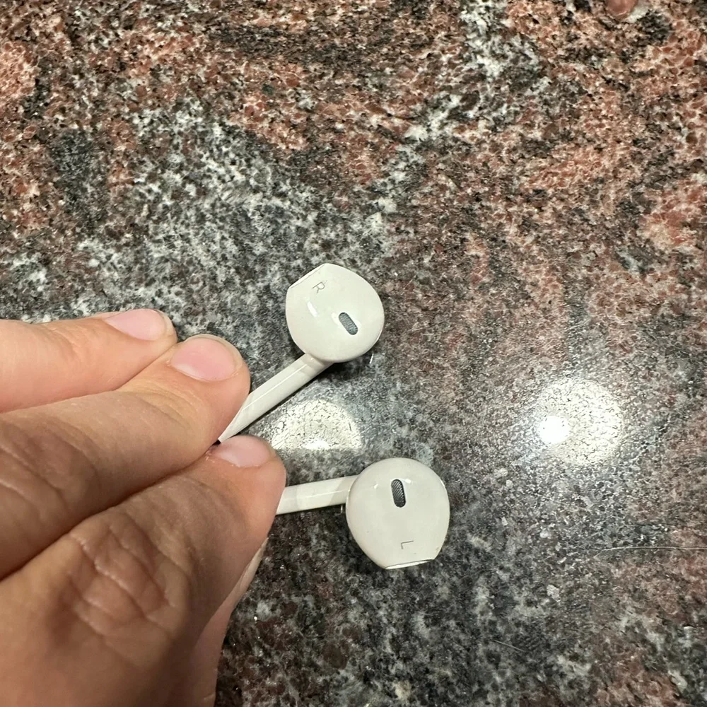 Apple EarPods 3.5mm Connection